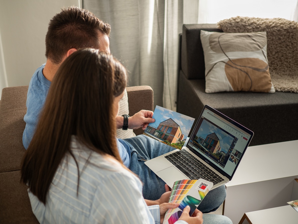Baumit Farbberratung online über den Laptop
