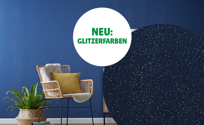 Ein Raum mit Blauer Farbe, einem Stuhl und einer Darstellung zu Blauer Farbe
