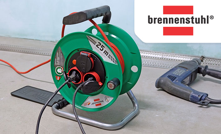 Eine Kabeltrommel in rot und grün von brennenstuhl