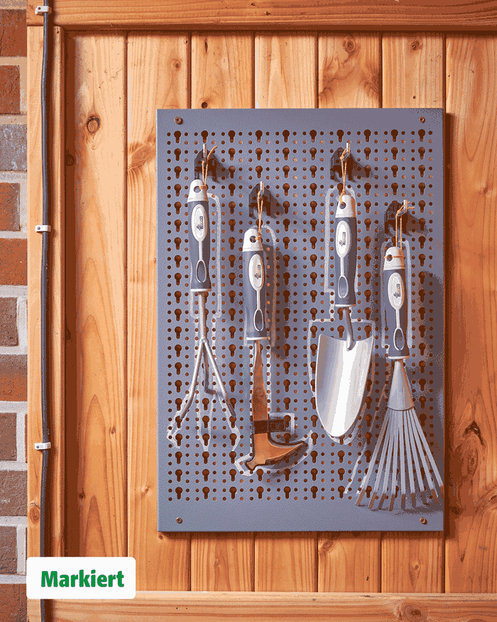 Animiertes GIF mit Werkzeugen und kleine Gartengeräte die an einer Lochwand mit Umrissen hängen