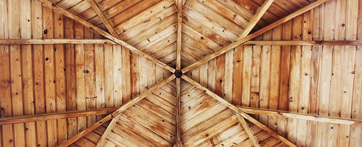 Holzdach von unten